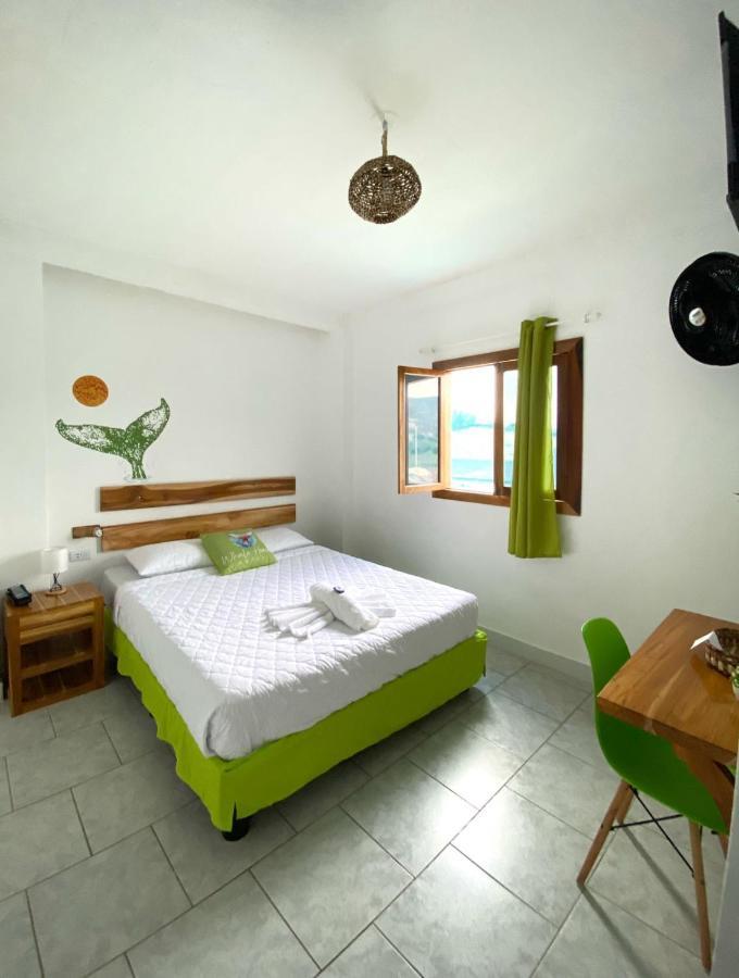 Whale House Hotel Puerto Lopez Exterior photo