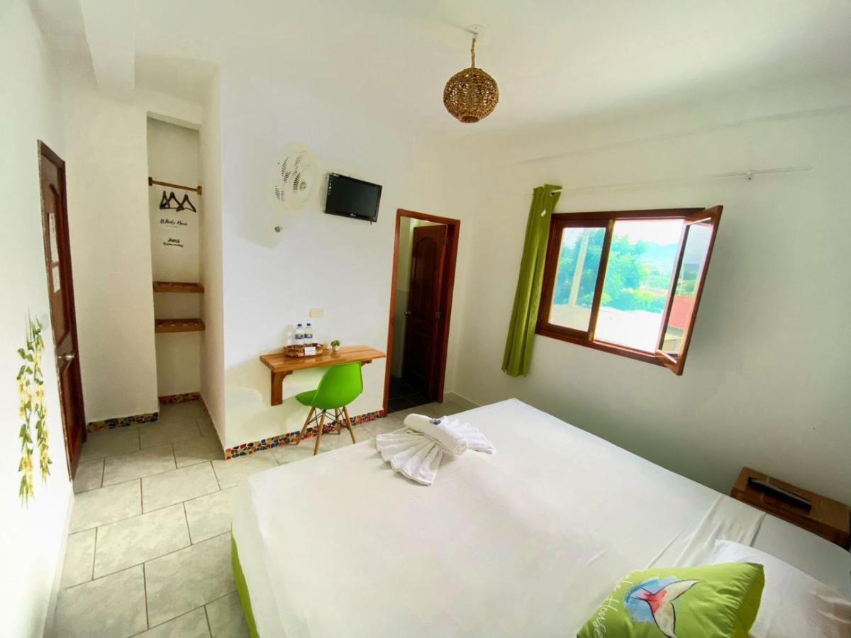 Whale House Hotel Puerto Lopez Exterior photo