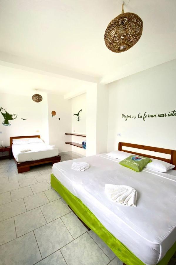 Whale House Hotel Puerto Lopez Exterior photo