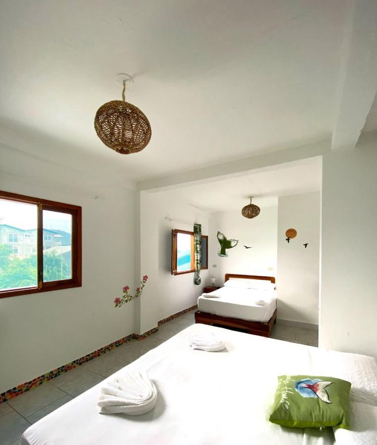 Whale House Hotel Puerto Lopez Exterior photo