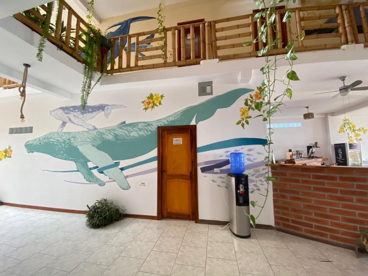 Whale House Hotel Puerto Lopez Exterior photo